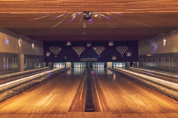 Een gezellige bowlingavond bij het Apart Hotel. Ter afsluiting een heerlijk buffet of diner.
